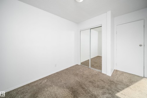 8217 182 Street Nw, Edmonton, AB 