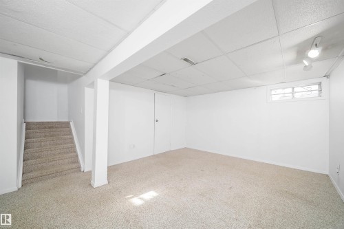 8217 182 Street Nw, Edmonton, AB 
