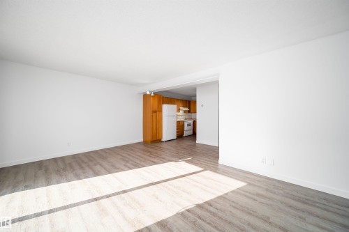 8217 182 Street Nw, Edmonton, AB 