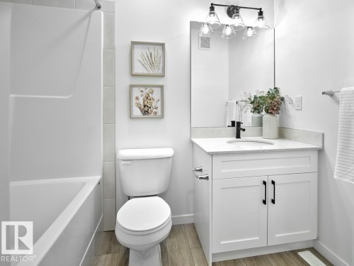2714 Alces Way Sw, Edmonton, AB - Indoor Photo Showing Bathroom