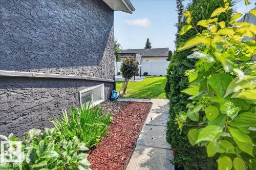 18903 86A Avenue Nw, Edmonton, AB - Outdoor
