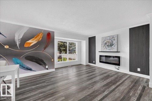 18903 86A Avenue Nw, Edmonton, AB - Indoor Photo Showing Living Room With Fireplace