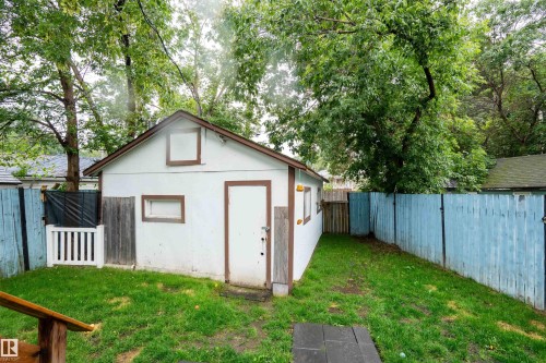 6111 119 Avenue Nw, Edmonton, AB - Outdoor