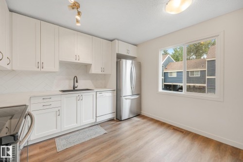 120 Morin Maze Nw, Edmonton, AB - Indoor Photo Showing Kitchen