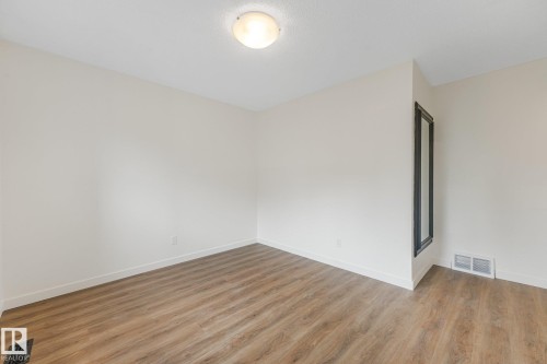 120 Morin Maze Nw, Edmonton, AB - Indoor Photo Showing Other Room