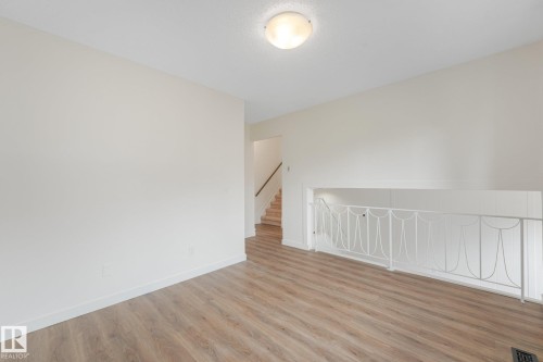 120 Morin Maze Nw, Edmonton, AB - Indoor Photo Showing Other Room