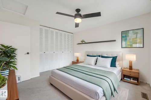 120 Morin Maze Nw, Edmonton, AB - Indoor Photo Showing Bedroom