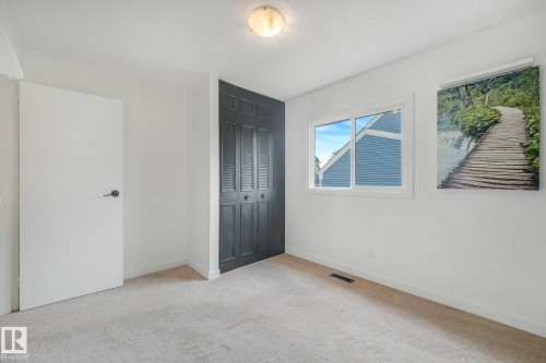 120 Morin Maze Nw, Edmonton, AB - Indoor Photo Showing Other Room