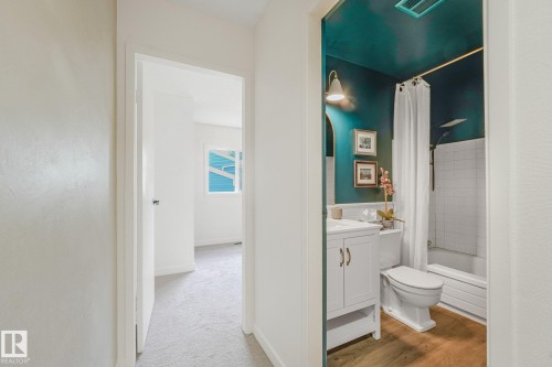 120 Morin Maze Nw, Edmonton, AB - Indoor Photo Showing Bathroom