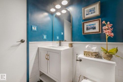 120 Morin Maze Nw, Edmonton, AB - Indoor Photo Showing Bathroom