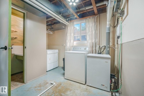120 Morin Maze Nw, Edmonton, AB - Indoor Photo Showing Laundry Room