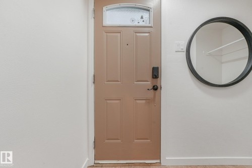 120 Morin Maze Nw, Edmonton, AB - Indoor Photo Showing Other Room