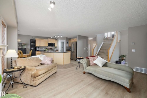 133 Greystone Crescent, Spruce Grove, AB - Indoor Photo Showing Living Room