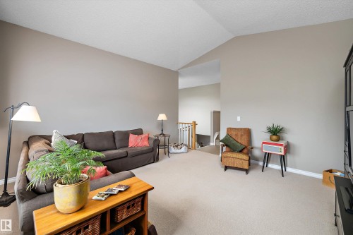 133 Greystone Crescent, Spruce Grove, AB - Indoor Photo Showing Living Room