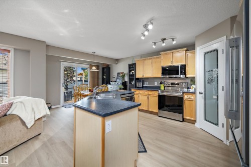 133 Greystone Crescent, Spruce Grove, AB - Indoor Photo Showing Kitchen With Double Sink