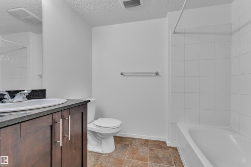 #323 274 Mcconachie Dr Nw, Edmonton, AB - Indoor Photo Showing Bathroom