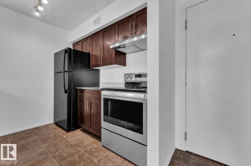 #323 274 Mcconachie Dr Nw, Edmonton, AB - Indoor Photo Showing Kitchen