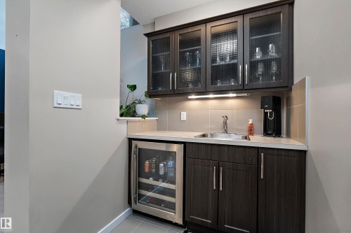 21915 99 Avenue Nw, Edmonton, AB - Indoor Photo Showing Kitchen