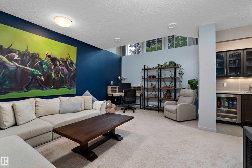 21915 99 Avenue Nw, Edmonton, AB - Indoor Photo Showing Living Room