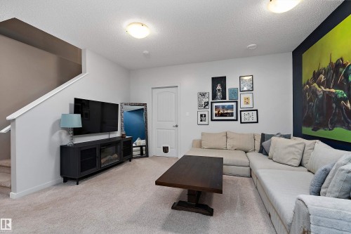 21915 99 Avenue Nw, Edmonton, AB - Indoor