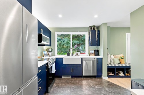 51 Birch Drive, Gibbons, AB - Indoor Photo Showing Kitchen