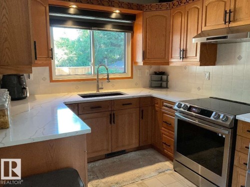 74 Greystone Crescent, Sherwood Park, AB - Indoor Photo Showing Kitchen