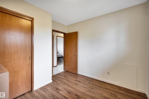 7211 132 Avenue Nw, Edmonton, AB - Indoor Photo Showing Other Room