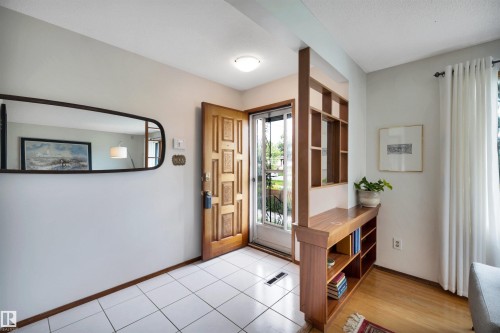 7211 132 Avenue Nw, Edmonton, AB - Indoor Photo Showing Other Room
