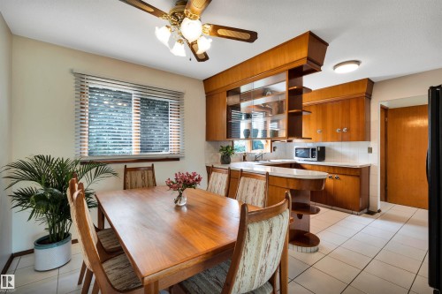7211 132 Avenue Nw, Edmonton, AB - Indoor Photo Showing Dining Room