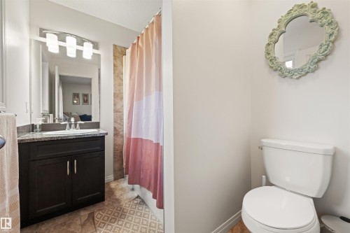 12425 111 Avenue Nw, Edmonton, AB - Indoor Photo Showing Bathroom