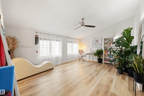 12425 111 Avenue Nw, Edmonton, AB - Indoor