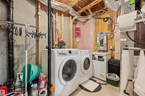 12425 111 Avenue Nw, Edmonton, AB - Indoor Photo Showing Laundry Room