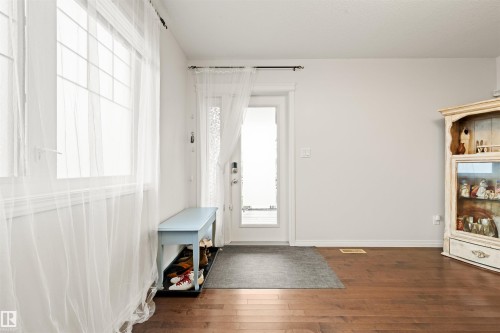 12425 111 Avenue Nw, Edmonton, AB - Indoor Photo Showing Other Room
