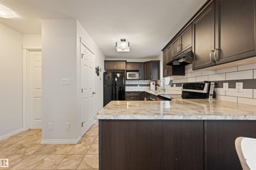 12425 111 Avenue Nw, Edmonton, AB - Indoor Photo Showing Kitchen