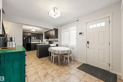 12425 111 Avenue Nw, Edmonton, AB - Indoor Photo Showing Dining Room
