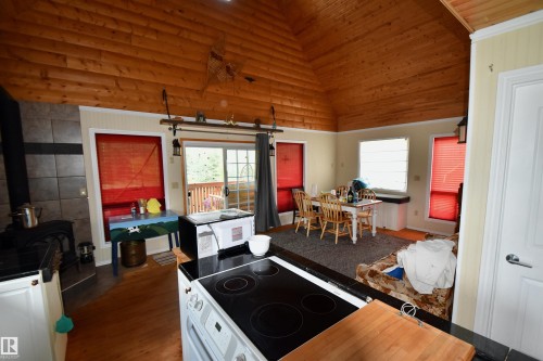 119 56515 Rng Rd 111, Rural St. Paul County, AB - Indoor Photo Showing Kitchen