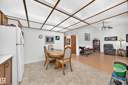 7530 137A Avenue Nw, Edmonton, AB - Indoor Photo Showing Dining Room