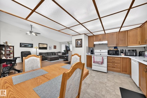 7530 137A Avenue Nw, Edmonton, AB - Indoor