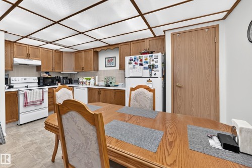 7530 137A Avenue Nw, Edmonton, AB - Indoor