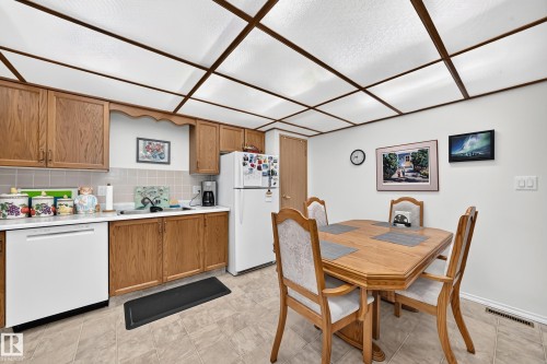 7530 137A Avenue Nw, Edmonton, AB - Indoor