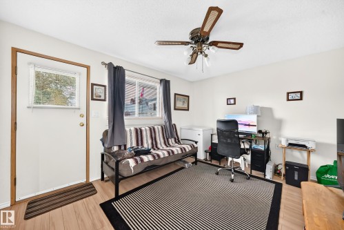 7530 137A Avenue Nw, Edmonton, AB - Indoor