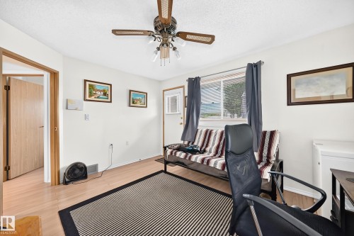 7530 137A Avenue Nw, Edmonton, AB - Indoor