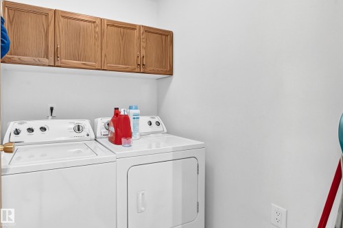 7530 137A Avenue Nw, Edmonton, AB - Indoor Photo Showing Laundry Room