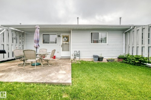 7530 137A Avenue Nw, Edmonton, AB - Outdoor
