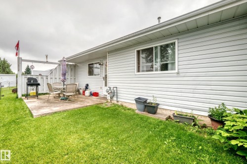 7530 137A Avenue Nw, Edmonton, AB - Outdoor With Exterior