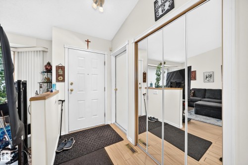 7530 137A Avenue Nw, Edmonton, AB - Indoor Photo Showing Other Room