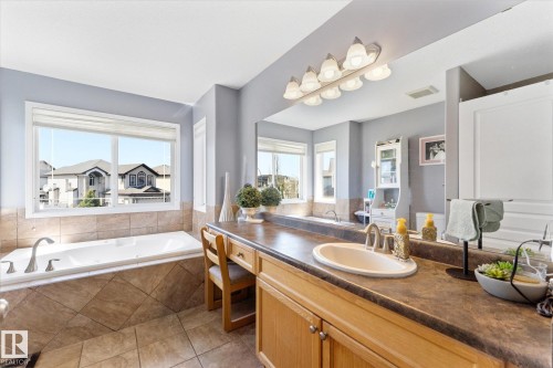 16303 37 Street Nw, Edmonton, AB - Indoor Photo Showing Bathroom