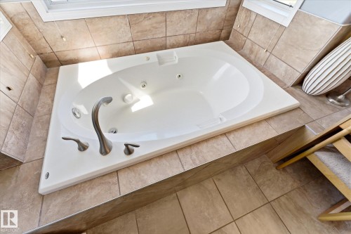 16303 37 Street Nw, Edmonton, AB - Indoor Photo Showing Bathroom