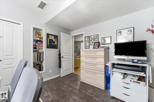 16303 37 Street Nw, Edmonton, AB - Indoor