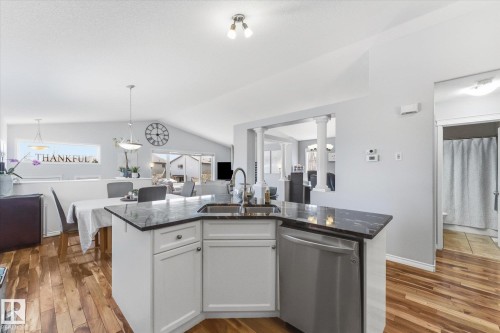 16303 37 Street Nw, Edmonton, AB - Indoor Photo Showing Kitchen